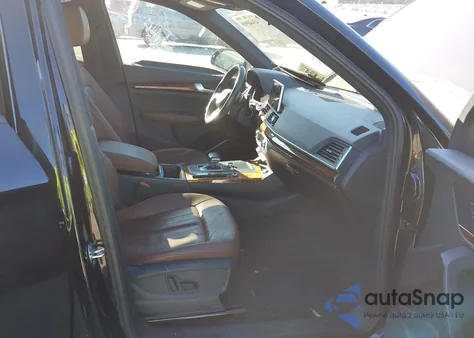 2018 Audi Q5 2.0T Premium/2.0T Tech Premium z USA, uszkodzony, nr VIN WA1ANAFY4J2024147